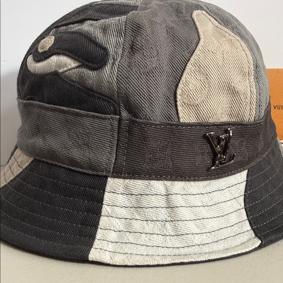 Louis Vuitton Accessories - Louis Vuitton DENIM Monogram portrait Bucket Hat in Gray and Black medium